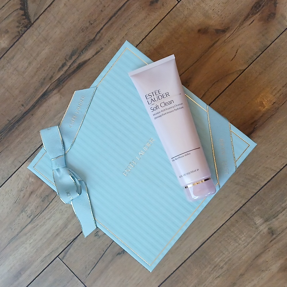 New Estée Lauder Full Size Soft Clean Foaming Cleanser - Picture 15 of 17